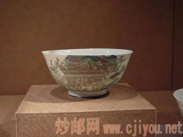 清乾隆珐琅彩碗