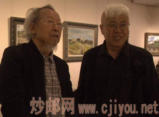 嘉宾苏高礼先生与参展艺术家韩春启交流