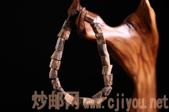 收藏级 满油脂九分沉 达拉干沉香单圈手串