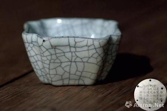 元 哥窑倭角方洗(“沐文堂”旧藏) 宽7.2cm