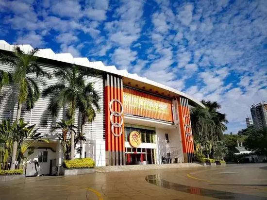 深圳文化产权交易所创新性地搭建起了线上线下相融合的艺术品互联网金融综合服务平台