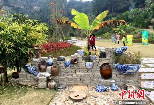 克拉克瓷文化和“海丝”文化融入南胜镇田坑窑文化景区建设。 张金川 摄