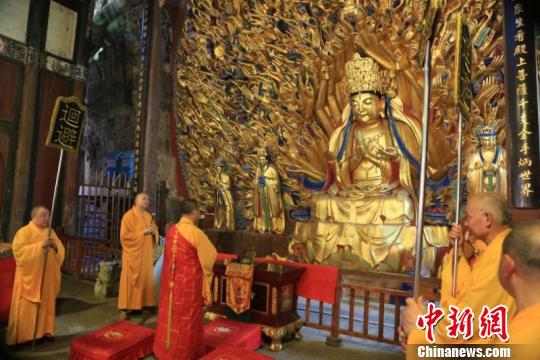 资料图为大足石刻千手观音。重庆大足区委宣传部供图