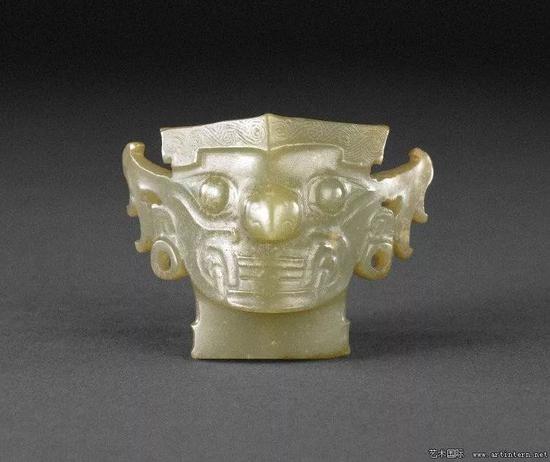 人面形玉饰,新石器时代,石家河文化,约2300BC, 奥本海姆遗赠