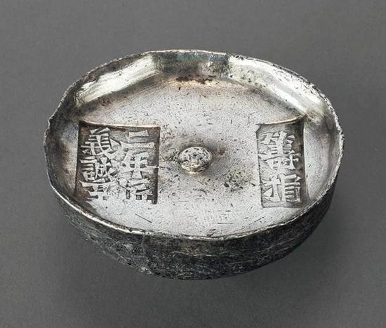 Lot 2023 清代四川“筹捐 二年匠义诚亨”双戳十两圆锭 出版:《丽庄藏中国银锭》第161页图414号