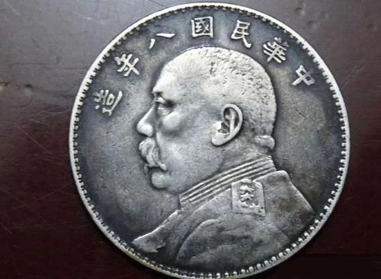 至于一些其他常见小版别,价格也是有一些不同的: