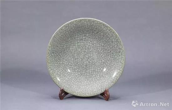 宋,哥窑盘(碗),吴大澂旧藏,苏州博物馆藏
