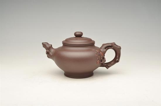 艺术家周荣金作品 金报春壶 泥料:紫泥 年代:2016 容量:530CC