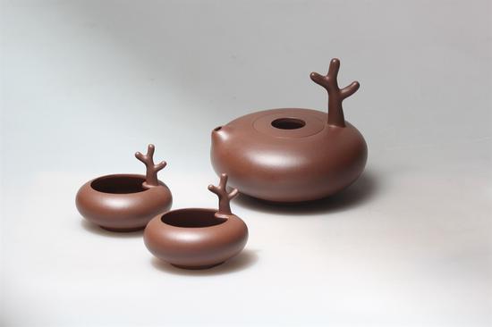 艺术家吴燕群作品 绝处逢生壶 泥料:清水泥 年代:2014 容量:350CC