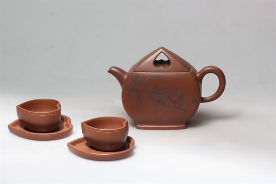 艺术家吴燕群作品 心心相印茶具 泥料:红泥 年代:1996 容量:300CC