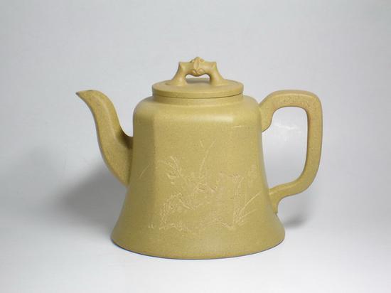 艺术家黄丽萍作品 八方提福壶 泥料:段泥 年代:90 年代中期 容量:400 CC