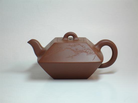 艺术家黄丽萍作品 四方合斗壶 泥料: 紫泥 年代:2000 容量:220 CC