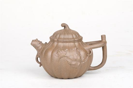 艺术家李霞作品 秋趣壶 泥料:青段 年代:2015 容量:280 CC