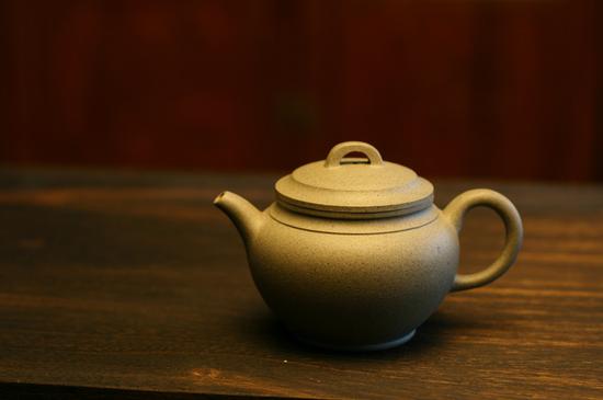 艺术家张建平作品 璟华壶 泥料:青段 年代:2017 容量:250ml