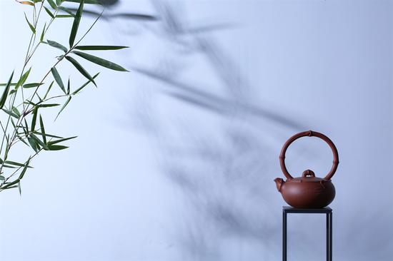 艺术家张梅珍作品 秀慧悦竹壶 泥料:底槽清 年代:2000 容量:600 CC