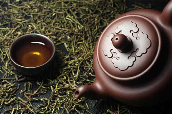 艺术家沈琳作品 大彬如意壶 泥料:紫泥 年代:1990 容量:280CC