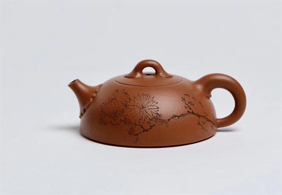 艺术家沈琳作品 明月清风壶 泥料:降坡泥 年代:1990 容量:260CC