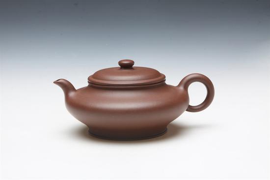 艺术家吴建平作品 虚扁壶 泥料:底槽清 年代:2018 容量:250CC