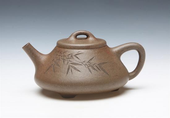 艺术家吴建平作品 子冶 泥料:段泥 年代:2014 容量:270CC