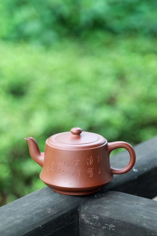 艺术家陈瑜作品 柱础壶 泥料:清水泥 年代:2017 容量:300CC
