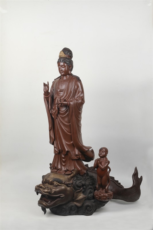 艺术家万陶作品 鳌鱼观音 泥料:清水泥 尺寸:90 CM