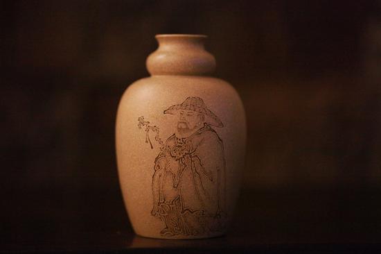 艺术家王翔作品 依样葫芦瓶 泥料:段泥 年代:2018 尺寸:11x5CM